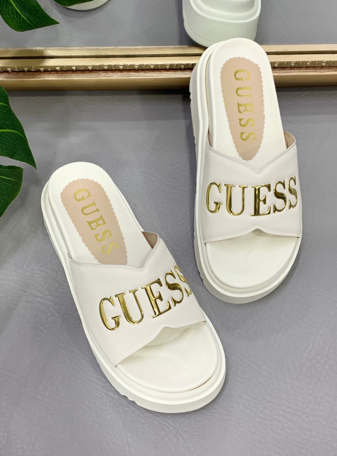 Sandalia Canoa Guess
