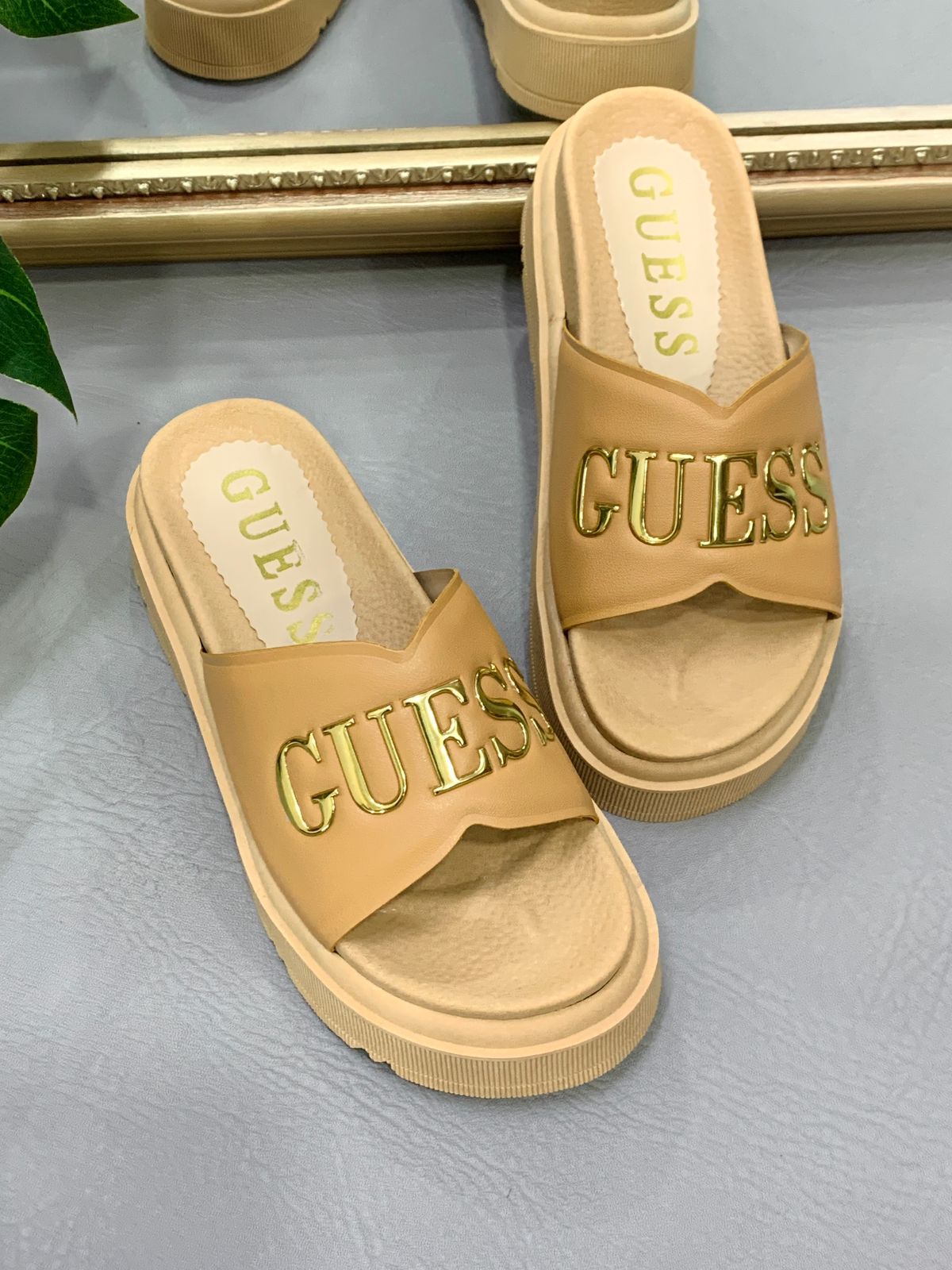 Sandalia Canoa Guess