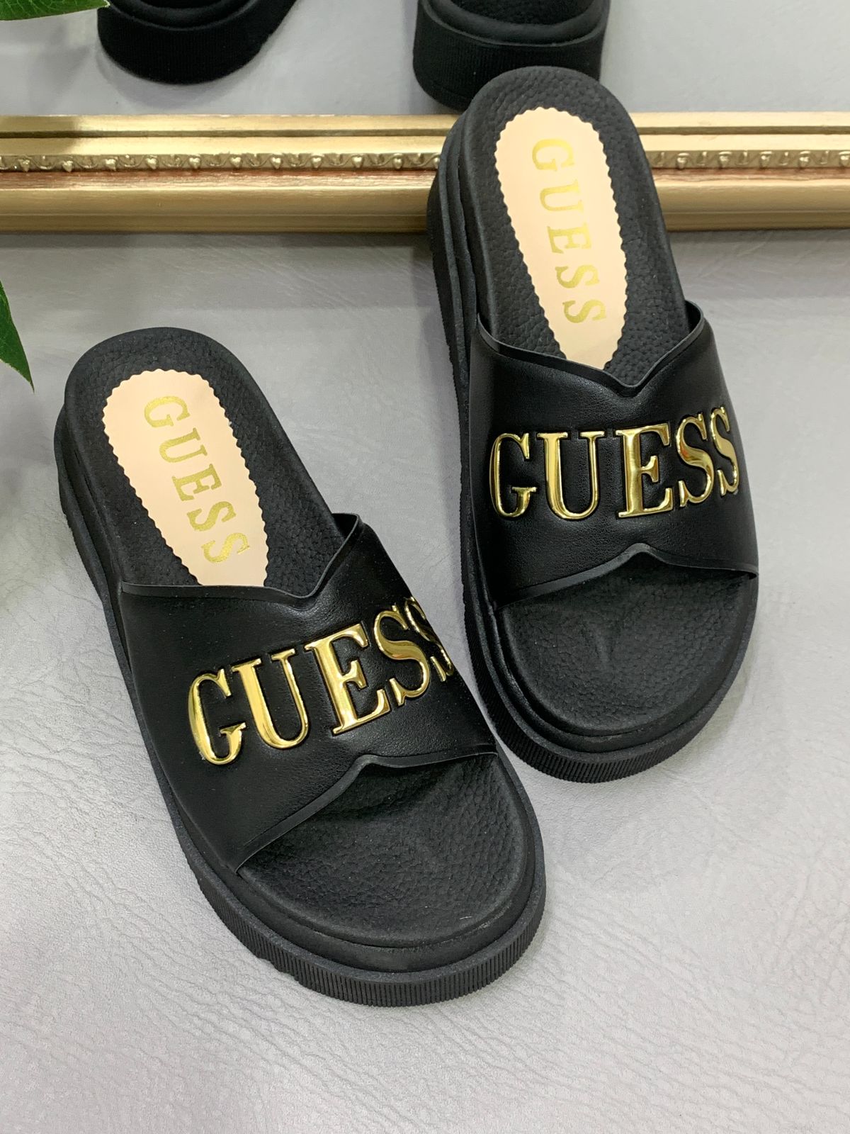 Sandalia Canoa Guess