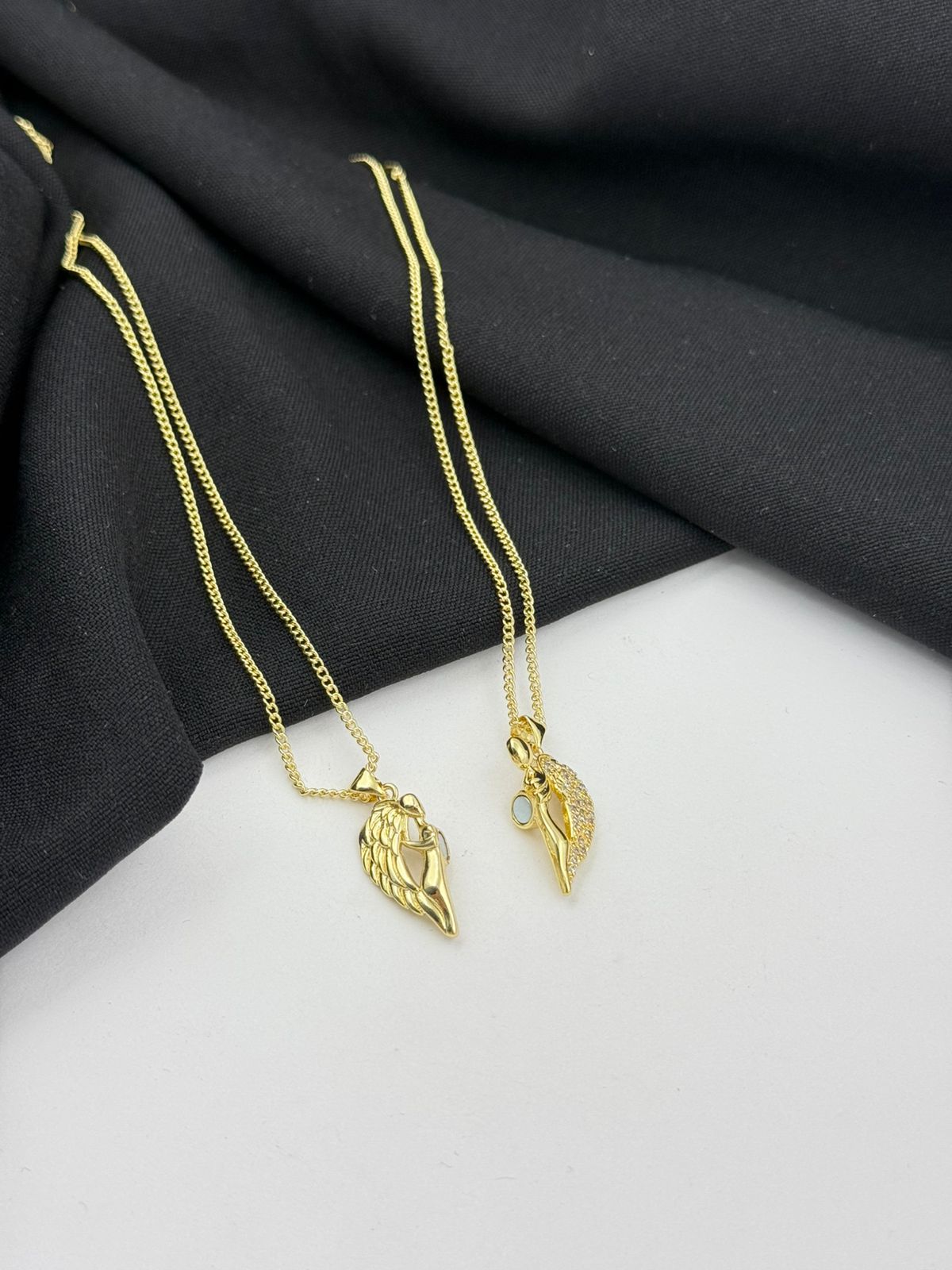 Cadena con Dije Corazón Pareja de Ángeles con Imán